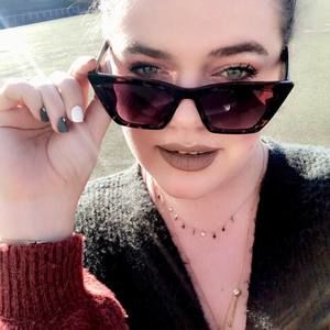Meet your Posher, Samantha